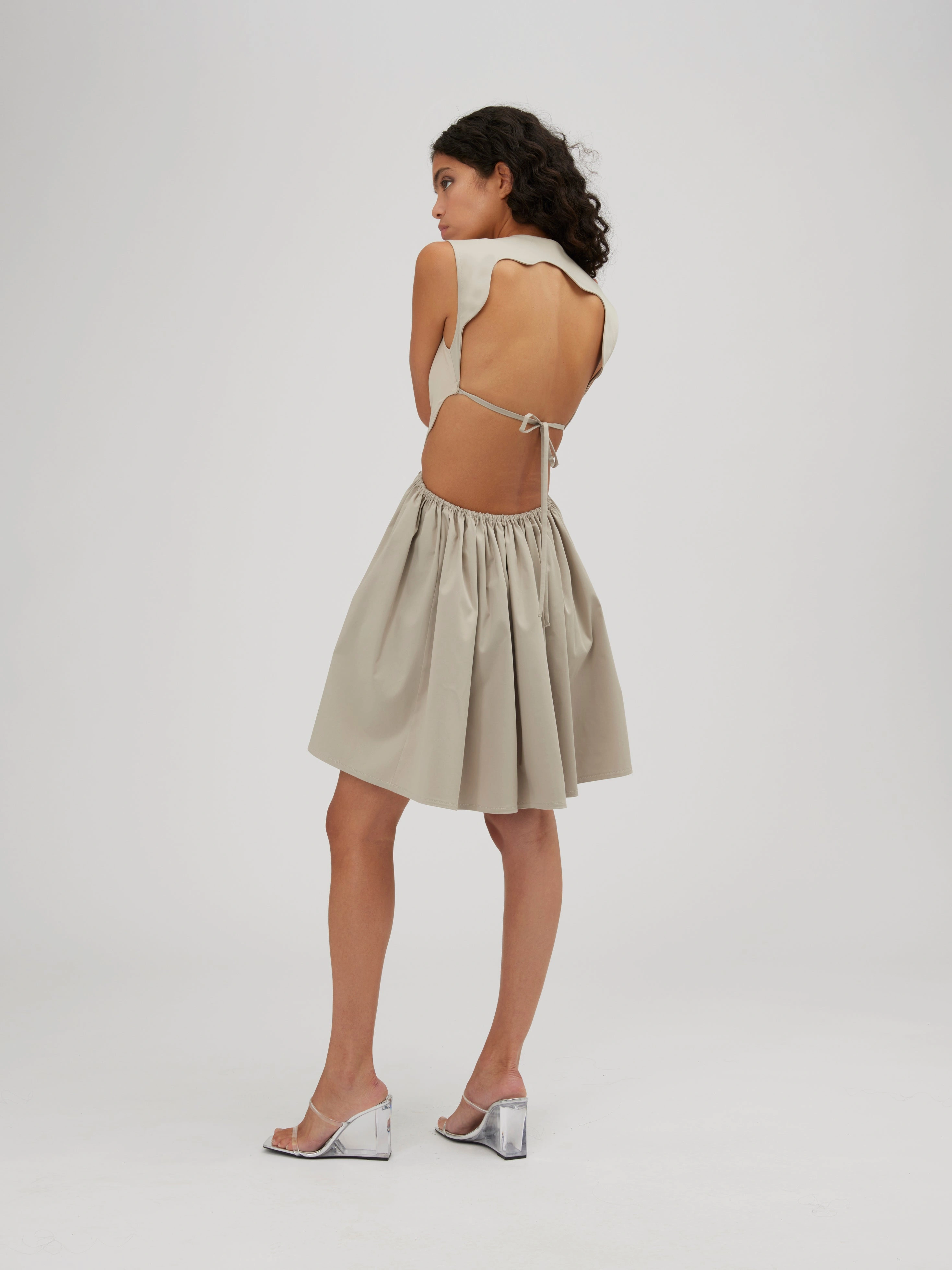 YSABELLA: Un Sogno di Seta Italiana, l'Abito Che Incanta, Elegante e Unico, Perfetto per Te!